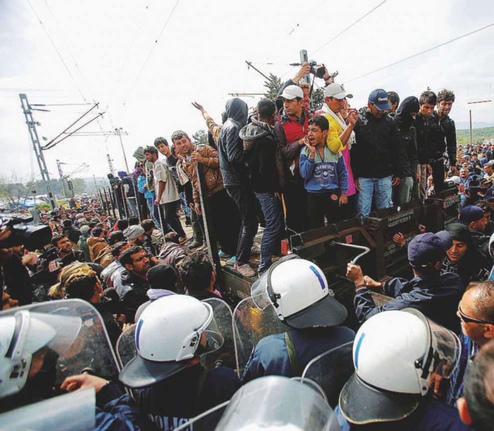 Migranti, Idomeni: scontri tra polizia e rifugiati