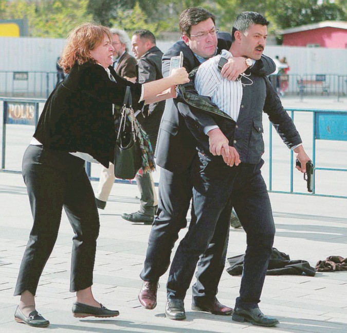 L’aggressore di Dundar fermato davanti al tribunale - Ansa