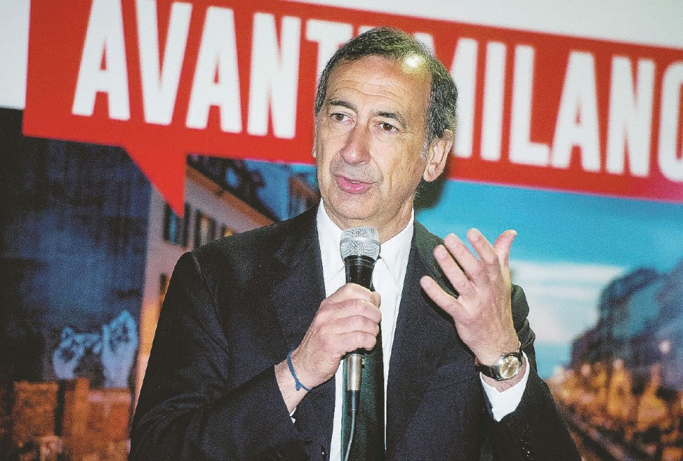 Matteo Renzi e Giuseppe Sala all?Acli di Lambrate