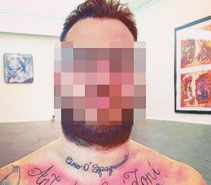 Rolex, champagne e baci d’onore: patti criminali in Rete