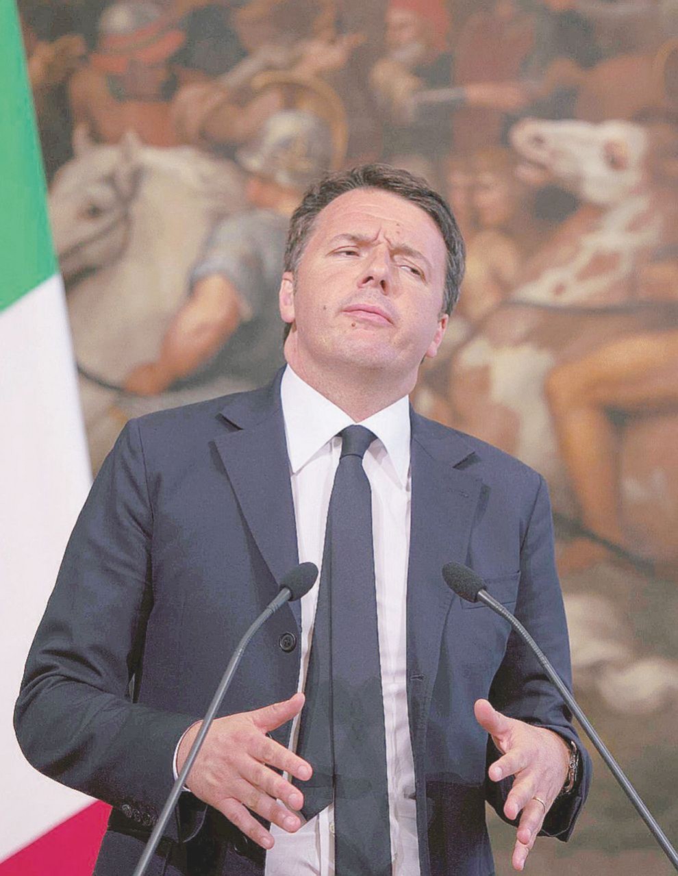 Venditore - Matteo Renzi prima delle elezioni annuncia di tutto  - Ansa
