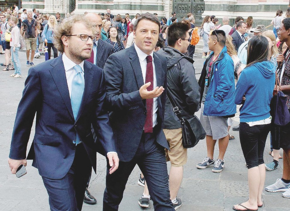 Renzi, visita a sorpresa a stand Pitti Uomo e tanti selfie