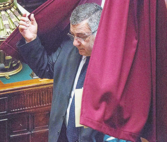 L’ex deputato forzista Luigi Cesaro, indagato per corruzione - LaPresse