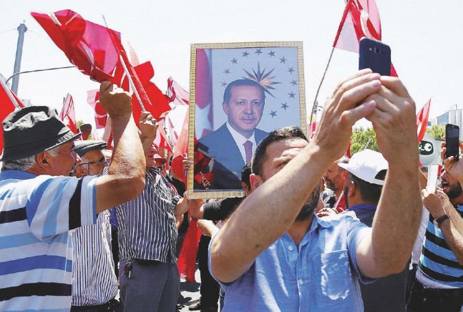 Festa e castigo - Sostenitori di Erdogan a una manifestazione di sostegno