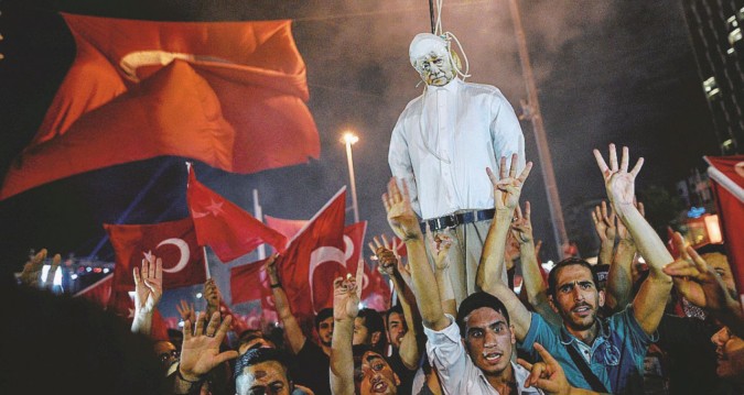 Manifestazione pro-Erdogan a Instanbul