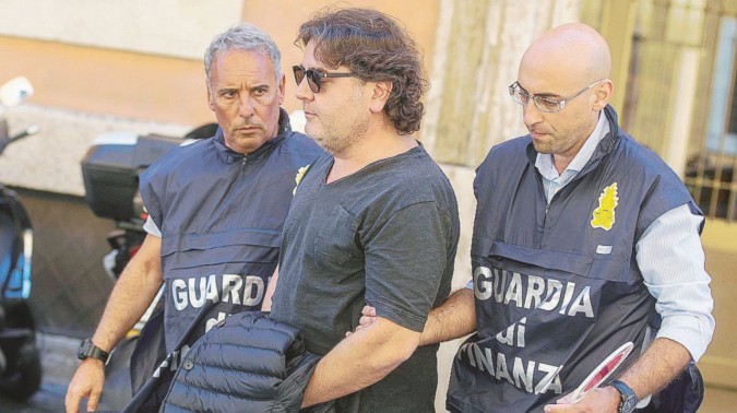 Lontano dagli yacht - Stefano Ricucci è stato ieri nel suo appartamento a Roma - Ansa
