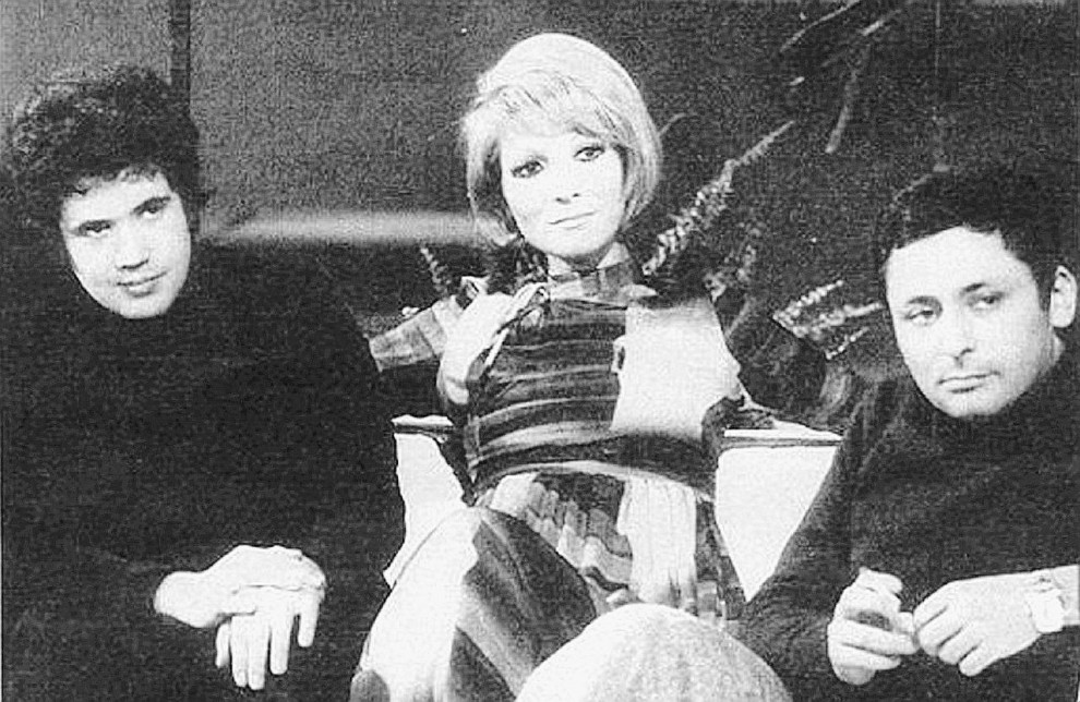 Battisti e Mogol nel 1971 con la “Signorina Buonasera” Mariolina Cannuli - Ansa