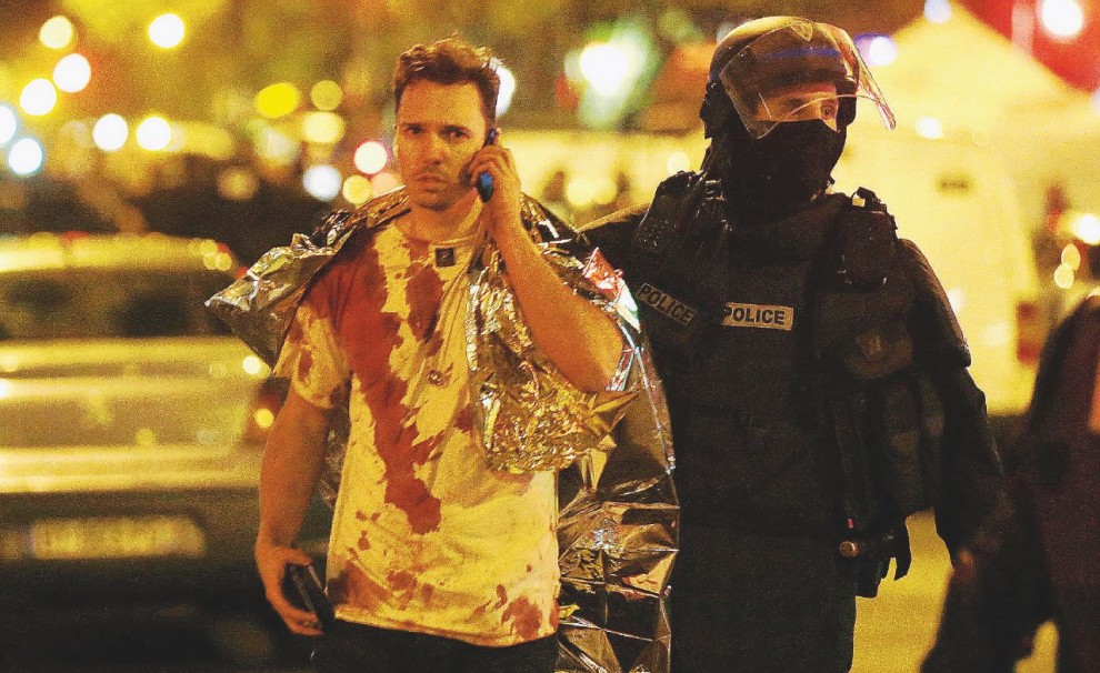 Serie di sparatorie ed esplosioni in centro a Parigi