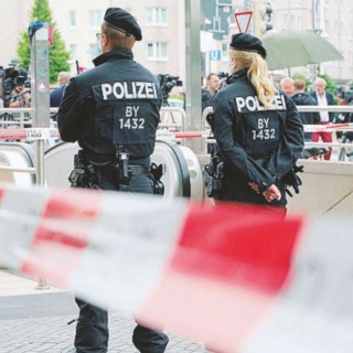 Poliziotti a Monaco  -  Ansa