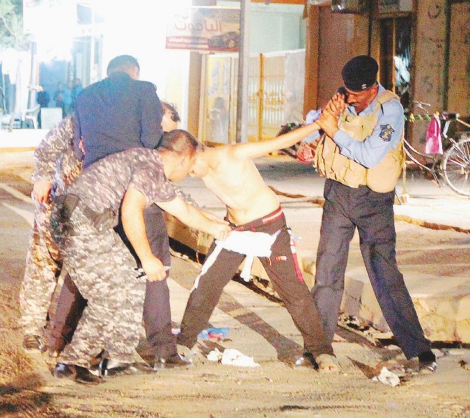 Iraq, forze di sicurezza irachene strappano cintura esplosiva da un ragazzo a Kirkuk