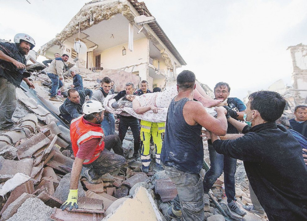 Terremoto nella notte “Almeno 120 vittime”