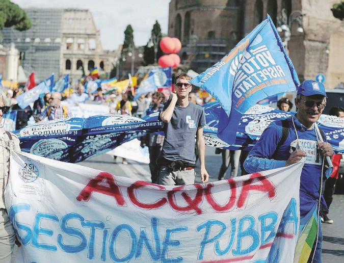 Sconfitto -  Il referendum sull’acqua  del 2011 - LaPresse