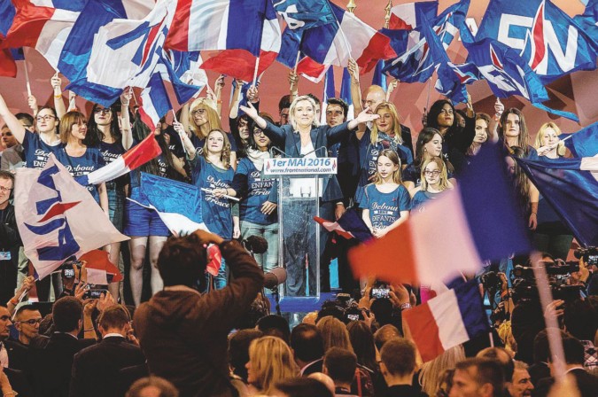 Marine novella Giovanna d’Arco - La leader del Front National Marine Le Pen che ha preso il posto del padre fondatore del movimento nazionalista francese - Ansa
