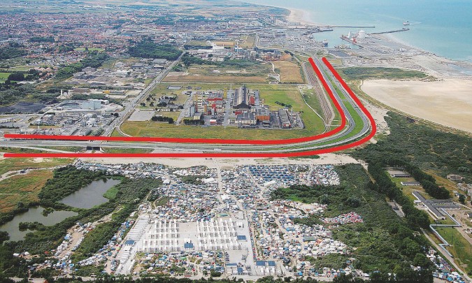 Francia, migranti: vista aerea sul campo di Calais