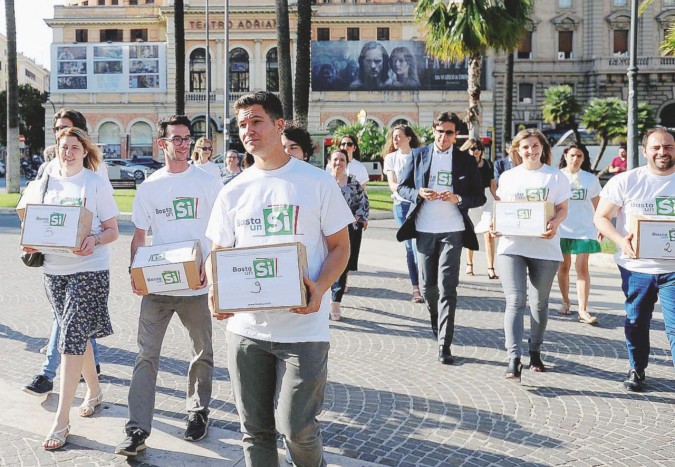 Il Comitato del Sì per il Referendum consegna le firme in Cassazione