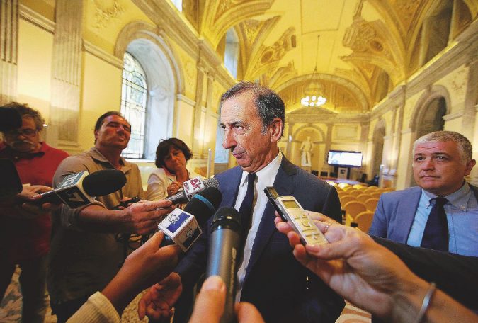 Il manager fatto sindaco - Giuseppe Sala è stato commissario Expo, Renzi l’ha voluto alla guida di Milano - LaPresse
