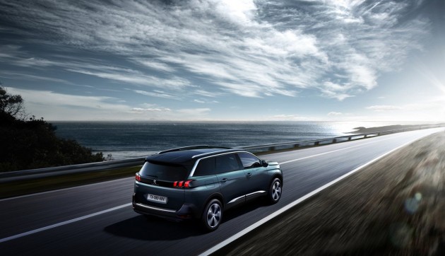 PEUGEOT 5008