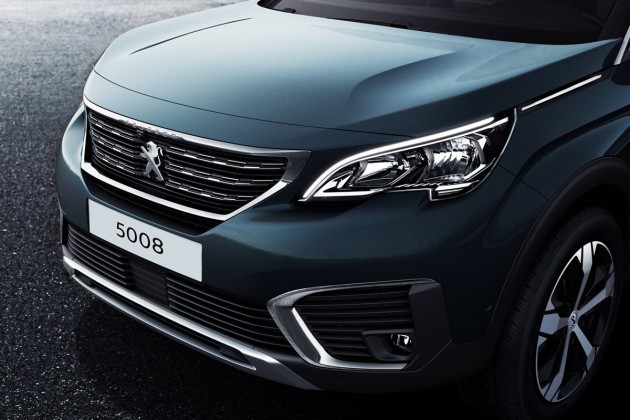 PEUGEOT 5008