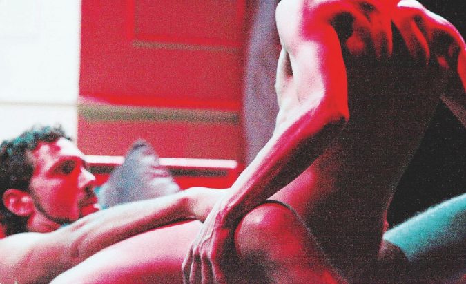 TEATRO: THE HOUSEBOY, UN NATALE DI SESSO, AMORE E MORTE