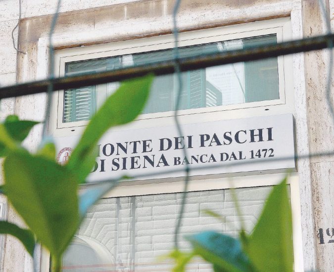 ++ MPS: INCORPORA CONTROLLATE E CHIUDE 400 FILIALI ++
