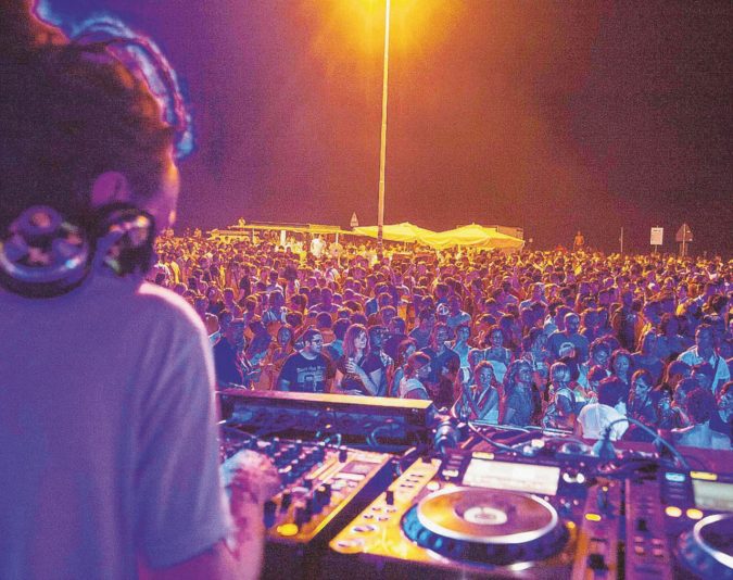 ESTATE: DEEJAY SUI PESCHERECCI, 100MILA IN FESTA A RIMINI