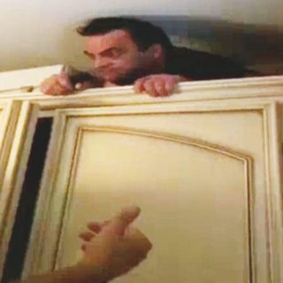 Dietro l’armadio Nella sua casa di Ricciolo di Benestare, nella Locride, il boss aveva un bunker dietro un armadio