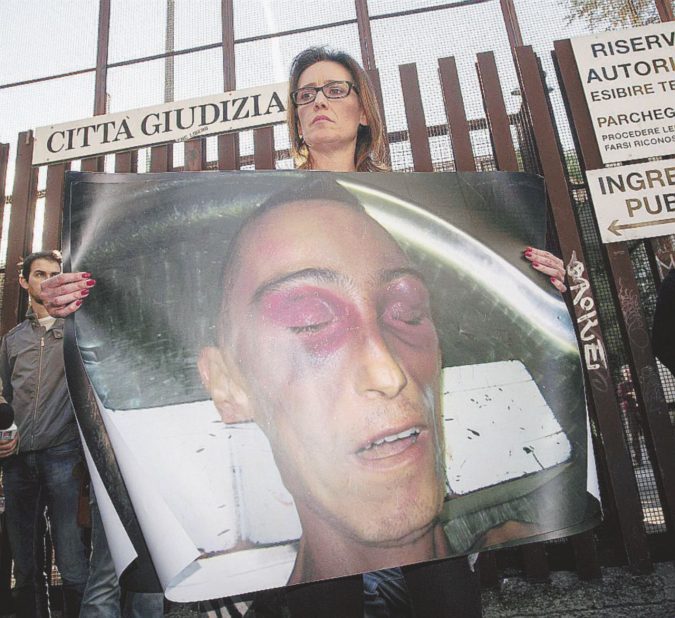 Lincrinatura in dorso passa il sangue dopo defecazione