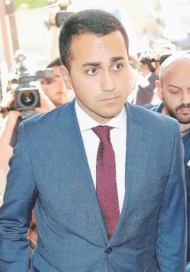Nel direttorio - Il vicepresidente della Camera, Luigi Di Maio, ieri era ad Amatrice con due colleghi M5s - Ansa