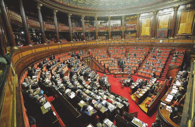 SCALFARO: IN AULA SENATO BANCHI PDL-LEGA SEMIVUOTI