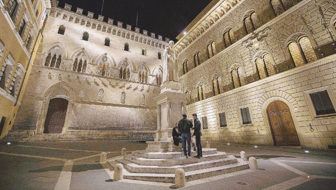 Si balla - Rocca Salimbeni, a Siena, sede di Mps