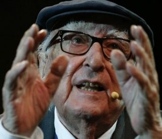 Foto Vincenzo Livieri - LaPresse 
16-06-2016 - Roma - Italia 
Cronaca
Festival delle letterature, nella Basilica di Massenzio. Andrea Camilleri festeggia il suo 100° libro. Nella foto Andrea Camilleri
Photo Vincenzo Livieri - LaPresse 
16-06-2016 - Rome -  Italy
News
Andrea Camilleri celebrates his 100th book at the Festival of Literature