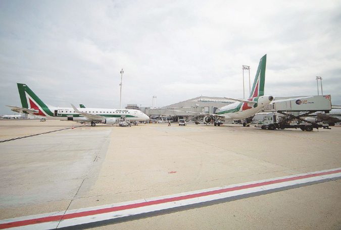 La vicenda - Aerei di Alitalia-Etihad a Fiumicino