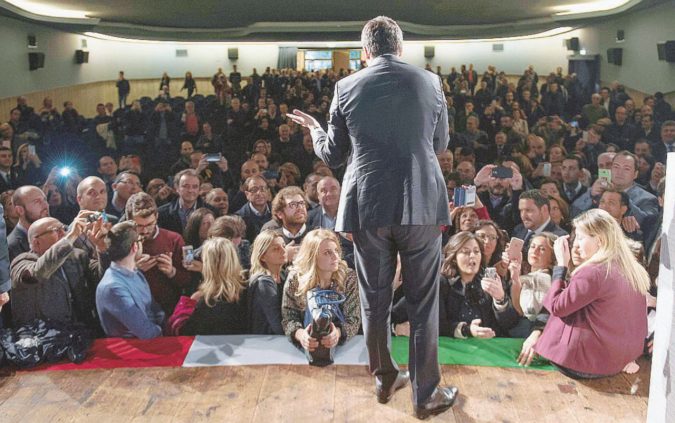 Sul palco - Il premier, Matteo Renzi, al teatro Massimo di Benevento - Ansa