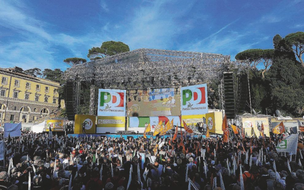 Il flop del Pd di Matteo Renzi lo scorso 29 ottobre, nella stessa piazza romana - LaPresse