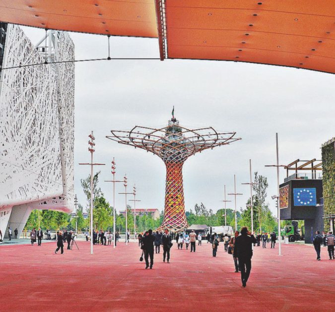 Esposizione - La via centrale di Expo e l’Albero della vita - LaPresse
