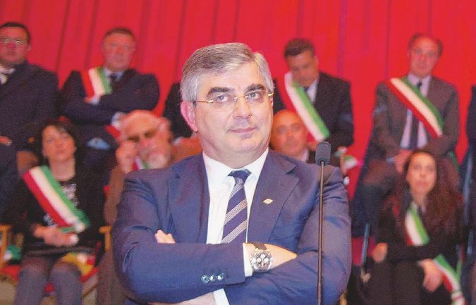 In carica dal 2014 -  Luciano D’Alfonso, ex sindaco di Pescara, è il governatore Pd dell’Abruzzo  - Ansa