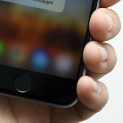 File photo dated 27/04/16 of the WhatsApp app on an Apple iPhone 6s, as the Information Commissioner's Office (ICO) has said it is "looking into" the changes WhatsApp has made to its privacy policy with regard to the messaging app sharing user details with businesses. PRESS ASSOCIATION Photo. Issue date: Friday August 26, 2016. On Thursday, the Facebook-owned messaging app announced it was making changes to its policy "as part of our plans to test ways for people to communicate with businesses", suggesting the service could be used in the future by banks to notify customers of possible fraud or by airlines to report flight delays. See PA story TECHNOLOGY WhatsApp. Photo credit should read: Lauren Hurley/PA Wire