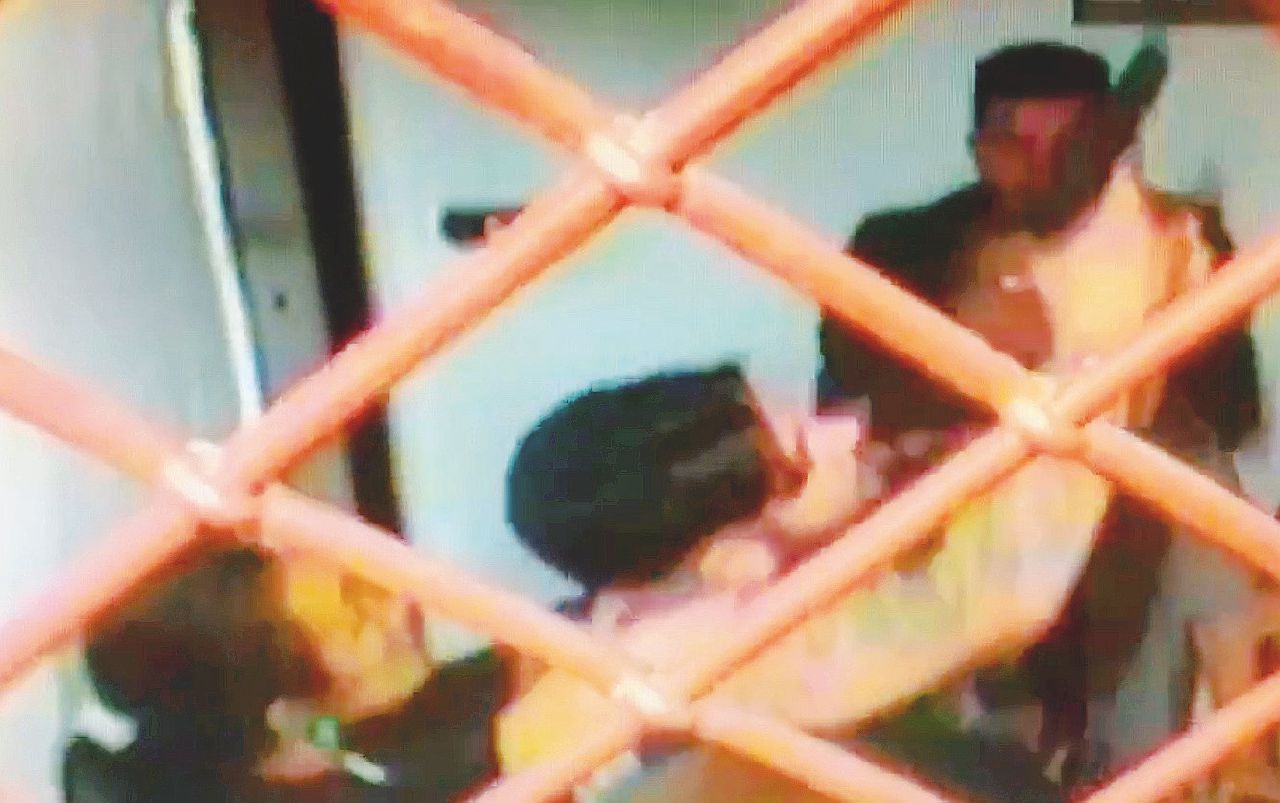 Napoli, “io violentata a 15 anni dal boss. quello ci spara e siamo ...