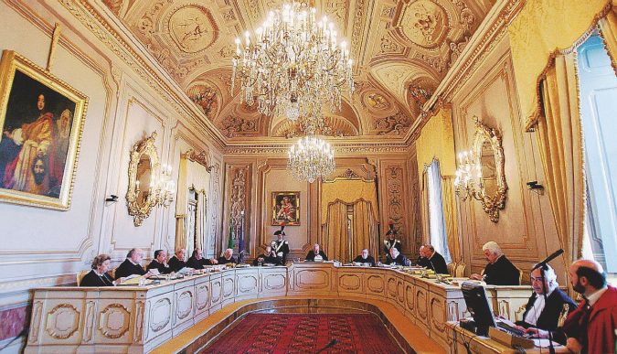 CONSULTA: AMIRANTE, DELEGITTIMARE CORTE E' RISCHIO