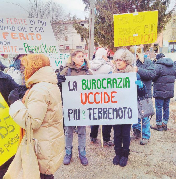 SIT-IN TERREMOTATI AD ACCUMOLI, 'ABBANDONATI AL FREDDO'