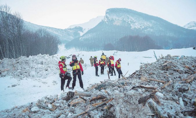 Hotel Rigopiano, le macerie del resort devastato dalla slavina