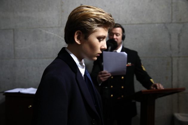 Jan 20, 2017; Washington, DC, USA; Barron Trump arrives on the West Front of the U.S. Capitol for today's inauguration ceremony. Mandatory Credit: Win McNamee/Pool Photo via USA TODAY NETWORK *** Please Use Credit from Credit Field *** LaPresse Only italyCerimonia di insediamento di Donald Trump19310666 *** Local Caption *** 19310560