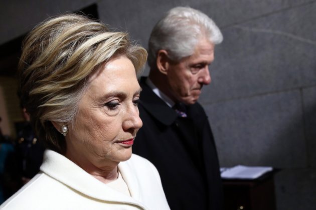 Jan 20, 2017; Washington, DC, USA; Former Democratic presidential nominee Hillary Clinton and former President Bill Clinton arrive on the West Front of the U.S. Capitol for today's inauguration ceremony. Mandatory Credit: Win McNamee/Pool Photo via USA TODAY NETWORK *** Please Use Credit from Credit Field *** LaPresse Only italyCerimonia di insediamento di Donald Trump19310666 *** Local Caption *** 19310556