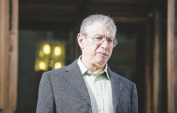 Governo: Bossi a Renzi,auguri, valutiamo quanto farà