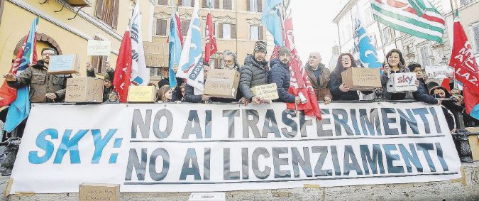 L’otto febbraio i lavoratori di Sky hanno protestato in piazza Montecitorio -  Ansa