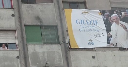 Il Papa alle 'Case bianche' di Milano. Nel “ghetto” che attende ... - Il Fatto Quotidiano