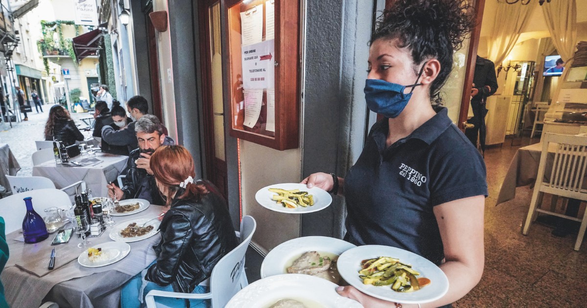 Limite di 4 persone a tavola Gelmini contro Speranza Si può anche in