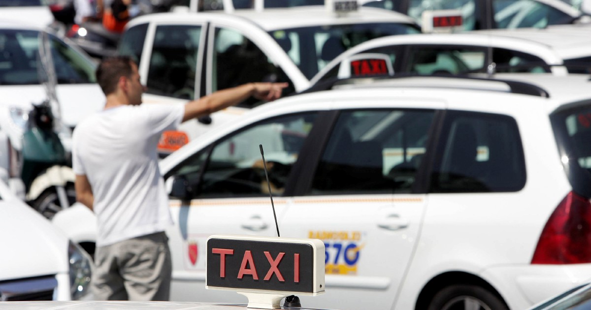 Ddl Concorrenza taxi fermi mercoledì 24 Il Fatto Quotidiano