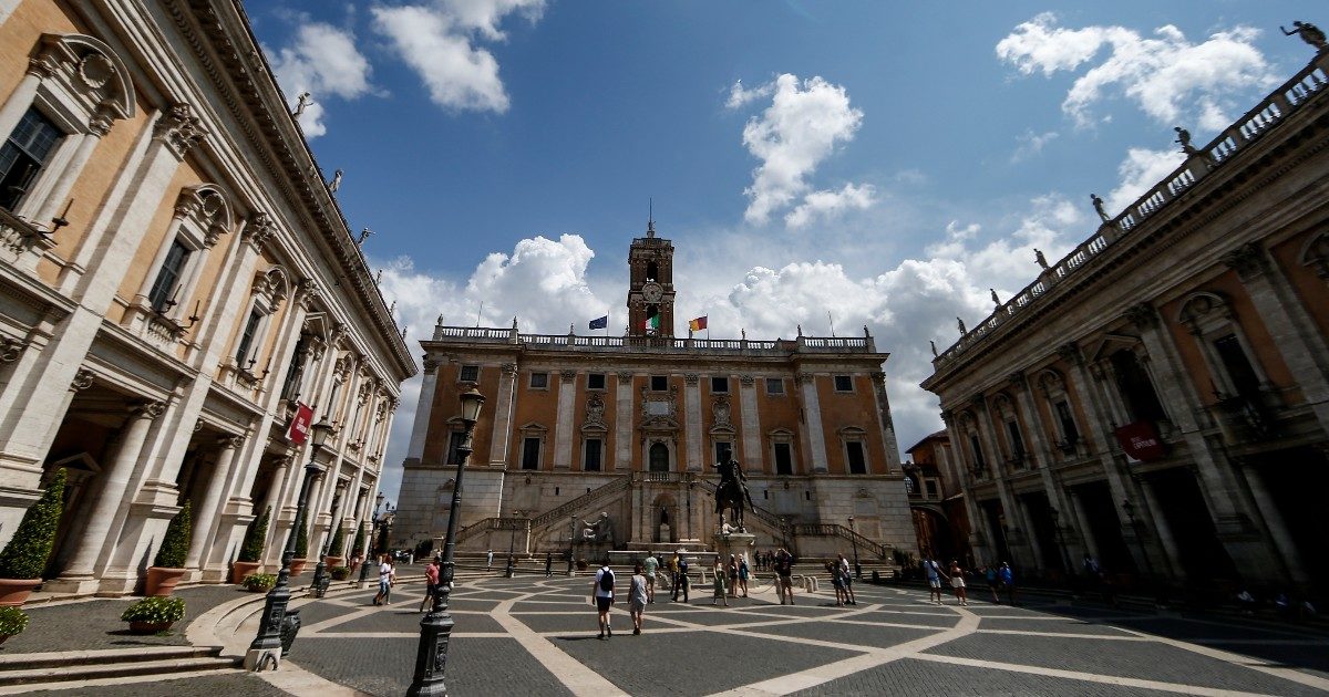 Roma Tra Rifiuti E Cinghiali Ma Per Il Comune Il Lavoro Dei Suoi