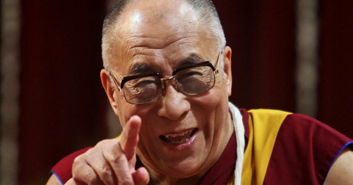 il dalai lama compie 90 anni e annuncia che avr224 un successore non sar224 scelto dalla cina